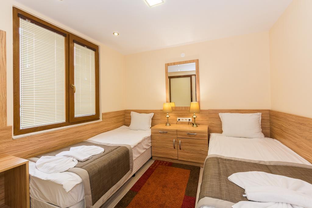 Hotel Venus Pantai Sunny Bagian luar foto