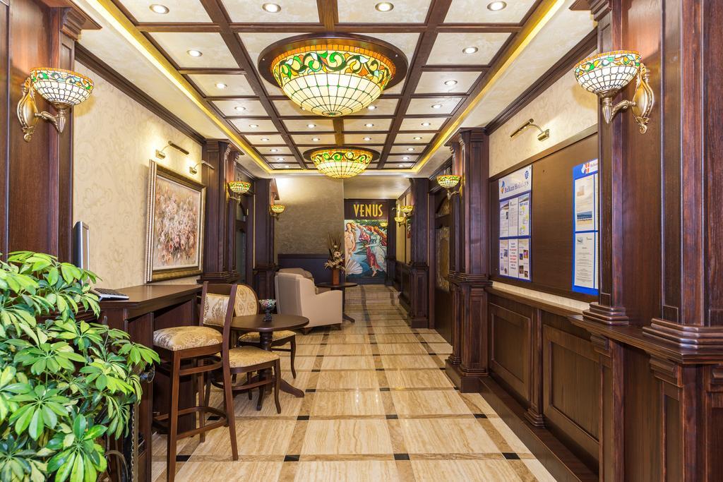 Hotel Venus Pantai Sunny Bagian luar foto
