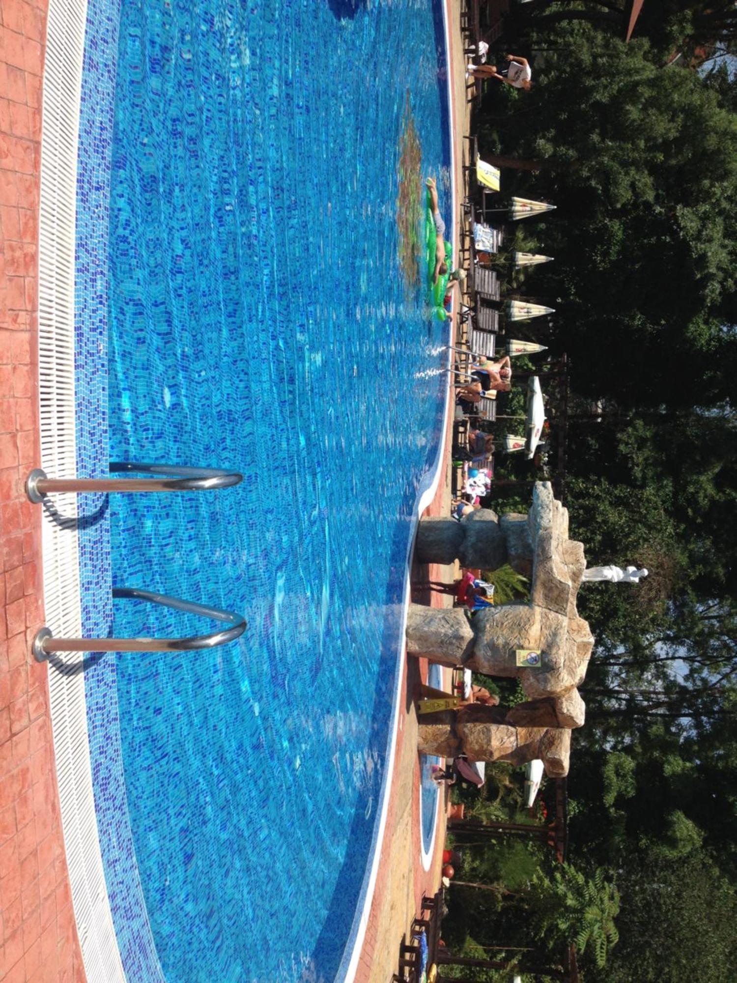 Hotel Venus Pantai Sunny Bagian luar foto