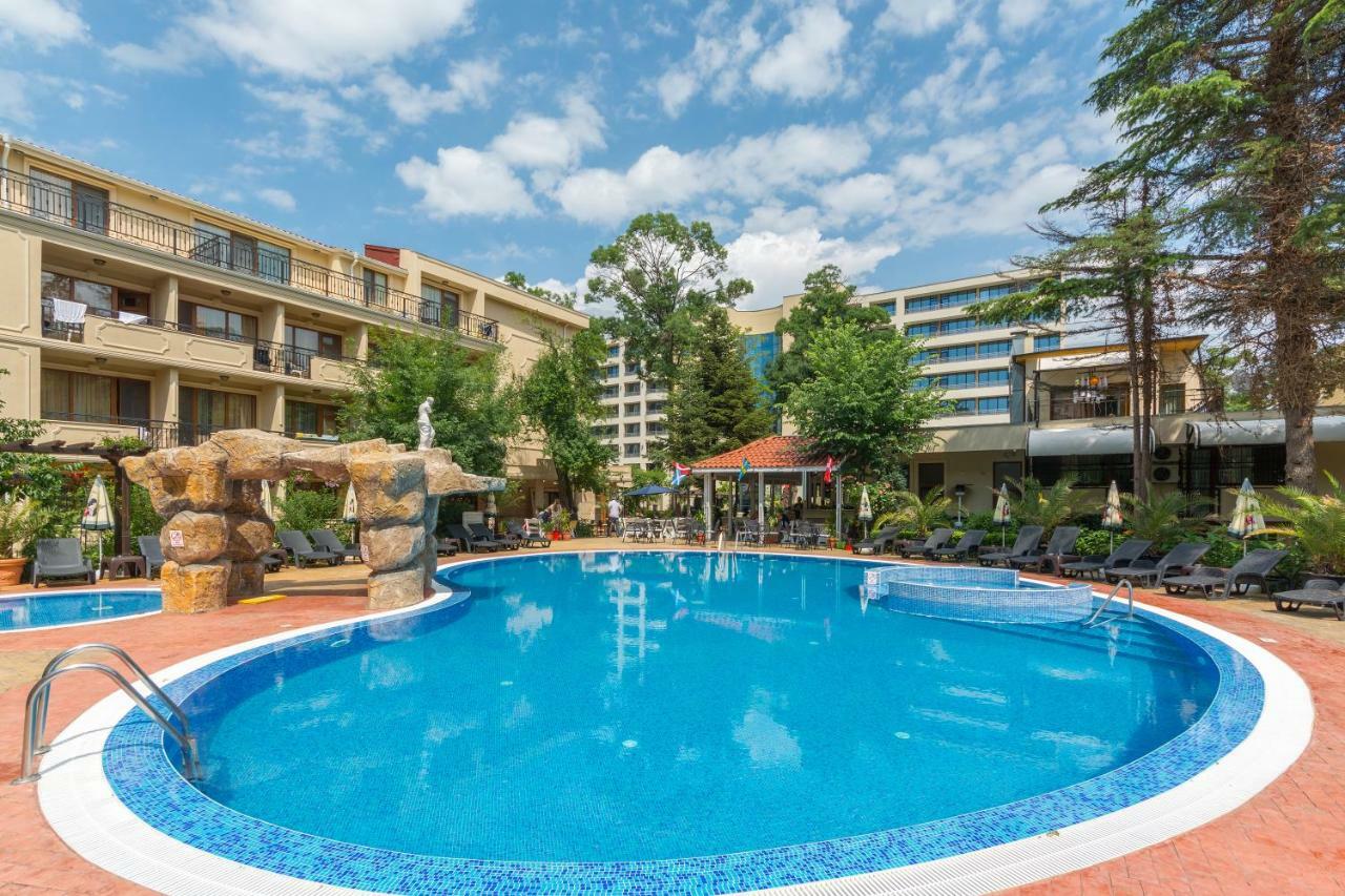Hotel Venus Pantai Sunny Bagian luar foto