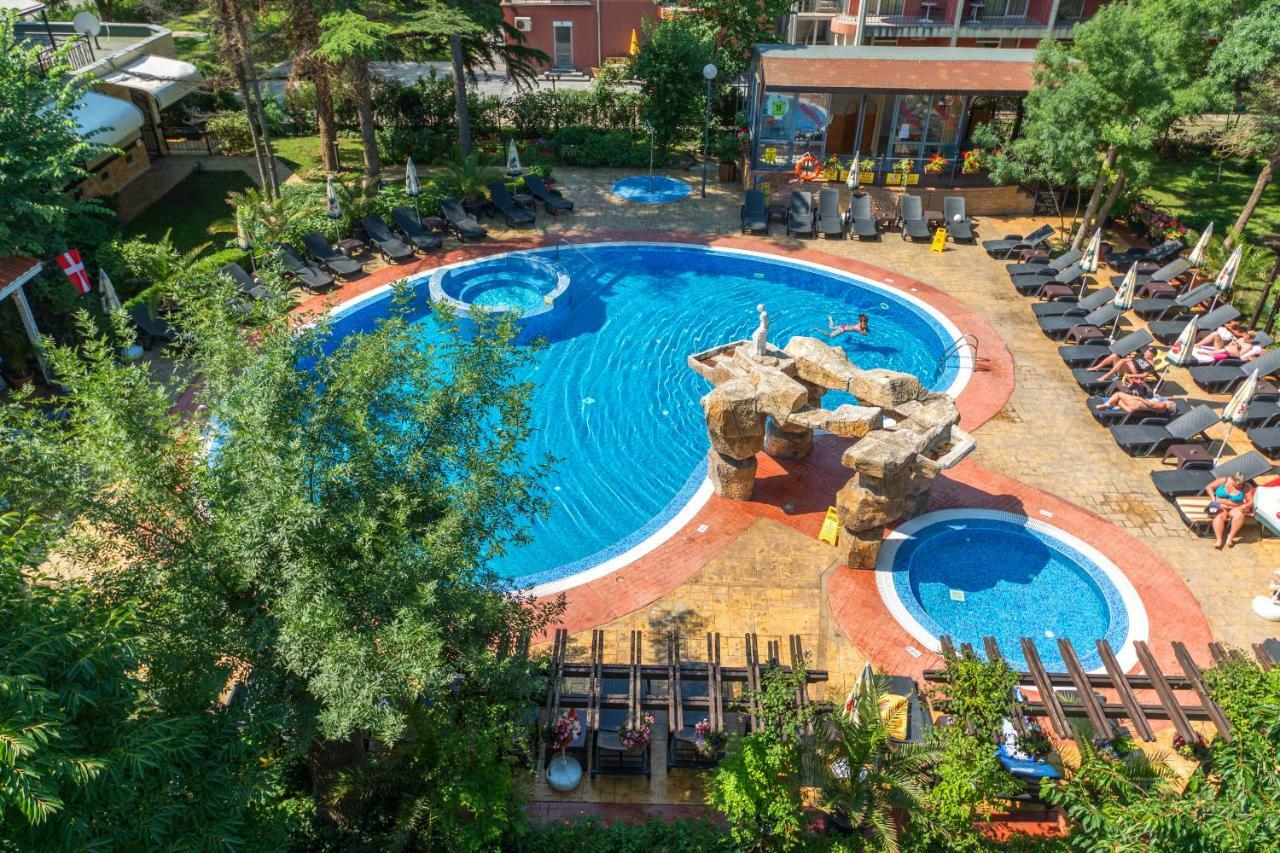 Hotel Venus Pantai Sunny Bagian luar foto